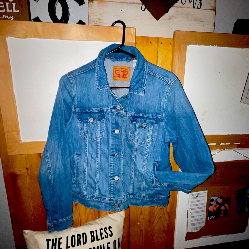 Levi’s JEAN jacket XL youth Juniors denim blue